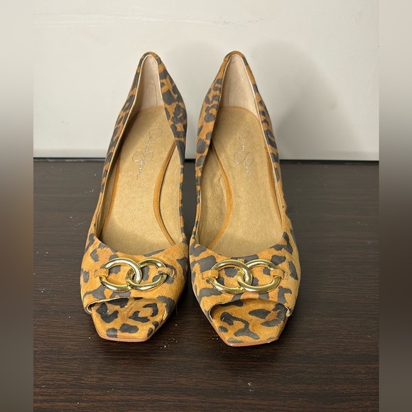 Jessica Simpson Brown and Gold Heels with Elegant Design - Picture 3 of 7